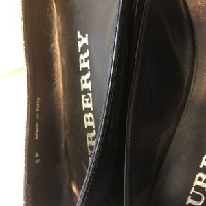 Burberry Shoes - Burberry flats with grosgrain bows authentic Burberry Shoes - Burberry flats with grosgrain bows authentic